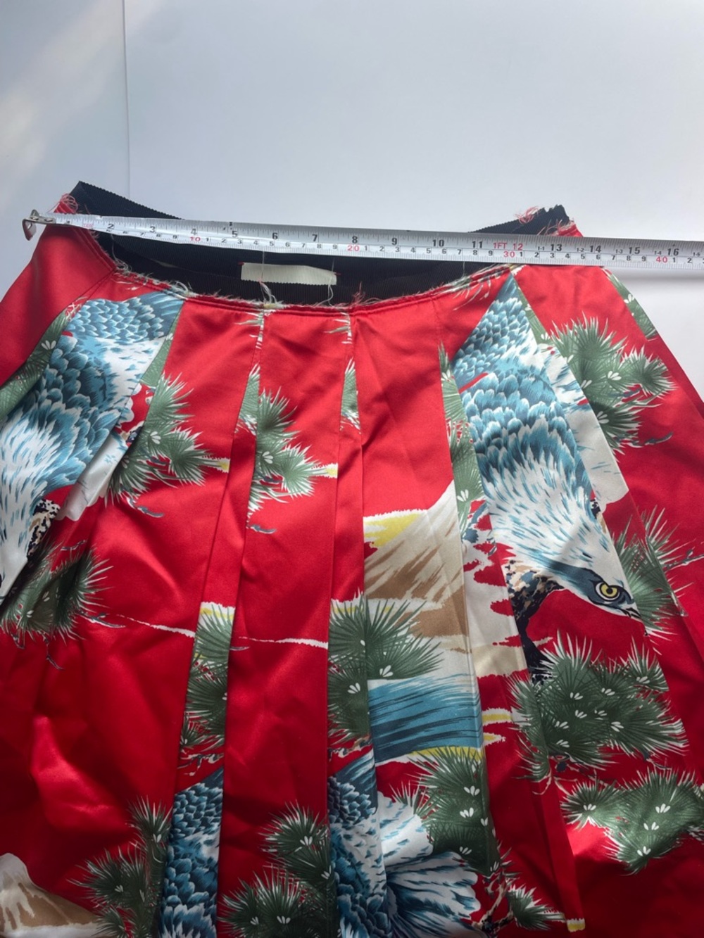 Gucci Silk Crane Print Pleated Skirt Red Statement Luxury Italy Size 40 small - Picture 6 of 9